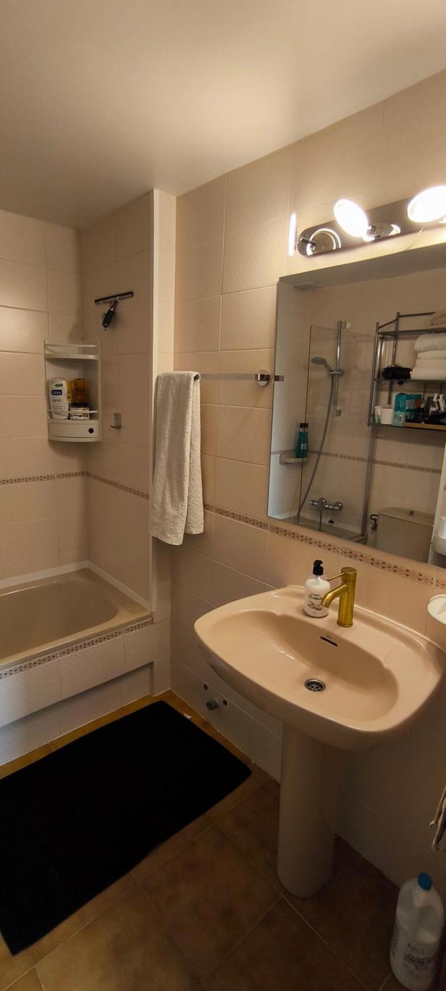 Spacieux Appartement Rose Front Mer Et Piscine Roses Exterior photo